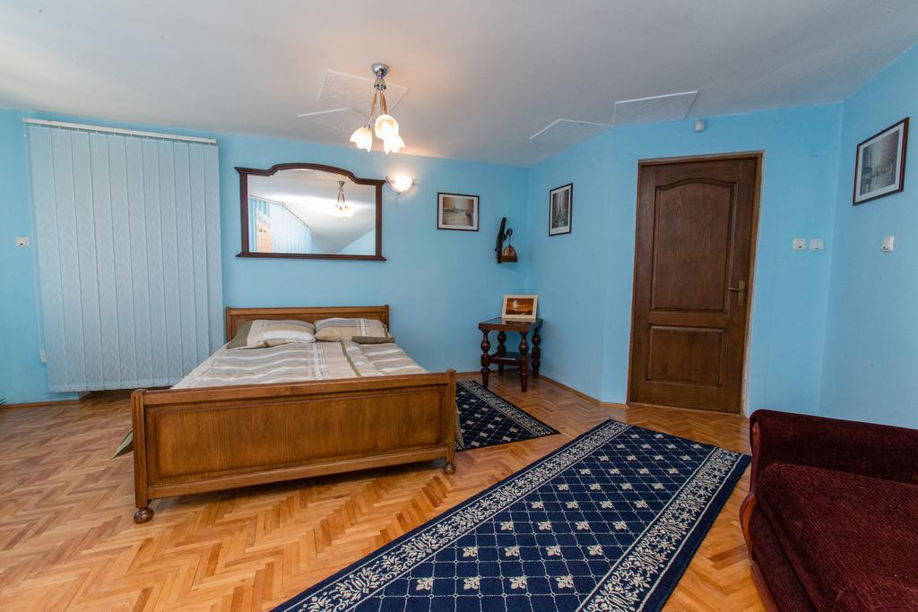 Casa Tudor Turda Chambre photo