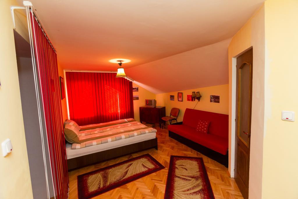 Casa Tudor Turda Chambre photo
